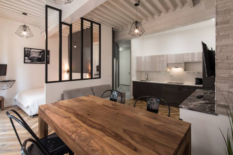 Côté rue : Pièce de vie