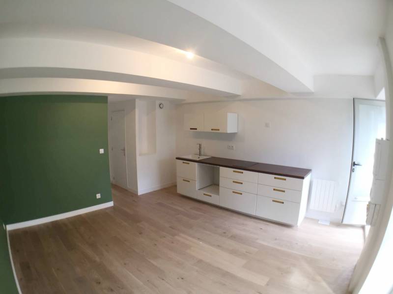 Installation de la cuisine et mise en peinture