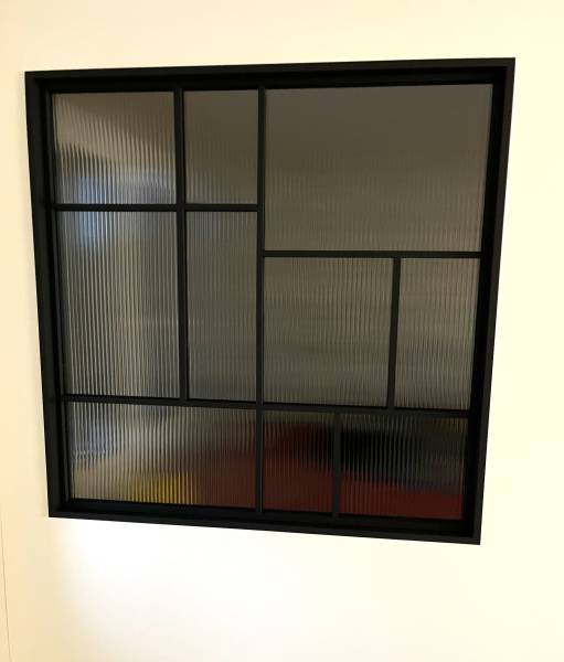 Création d'une verrière avec verre strié flute contemporaine